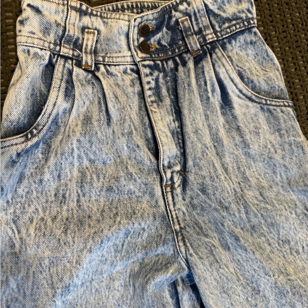 Vintage Acid Wash High-Waisted Jeans - Picture 3 of 6